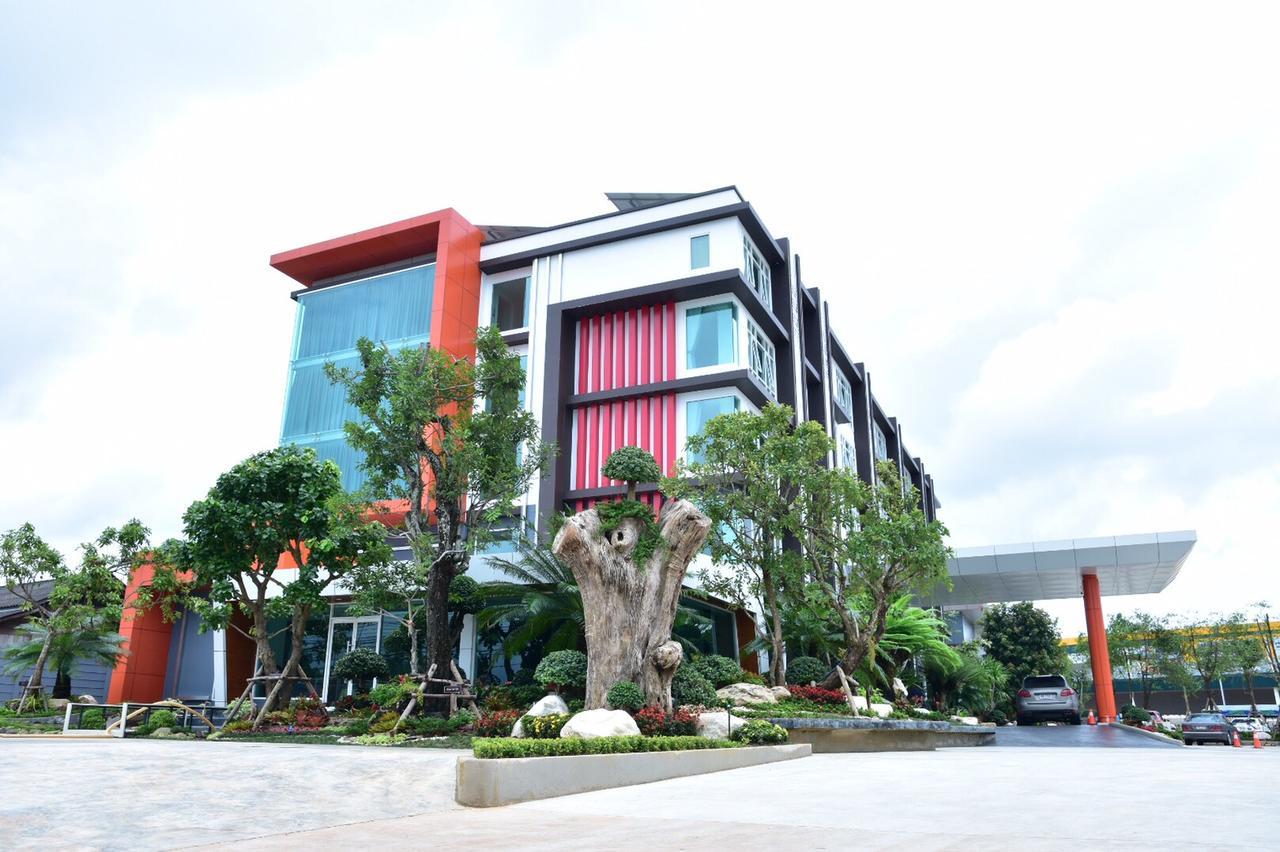 Avada Hotel Трат Экстерьер фото