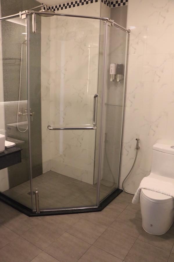 Avada Hotel Трат Экстерьер фото