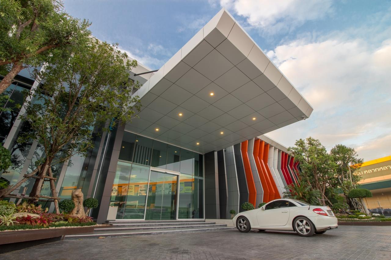 Avada Hotel Трат Экстерьер фото