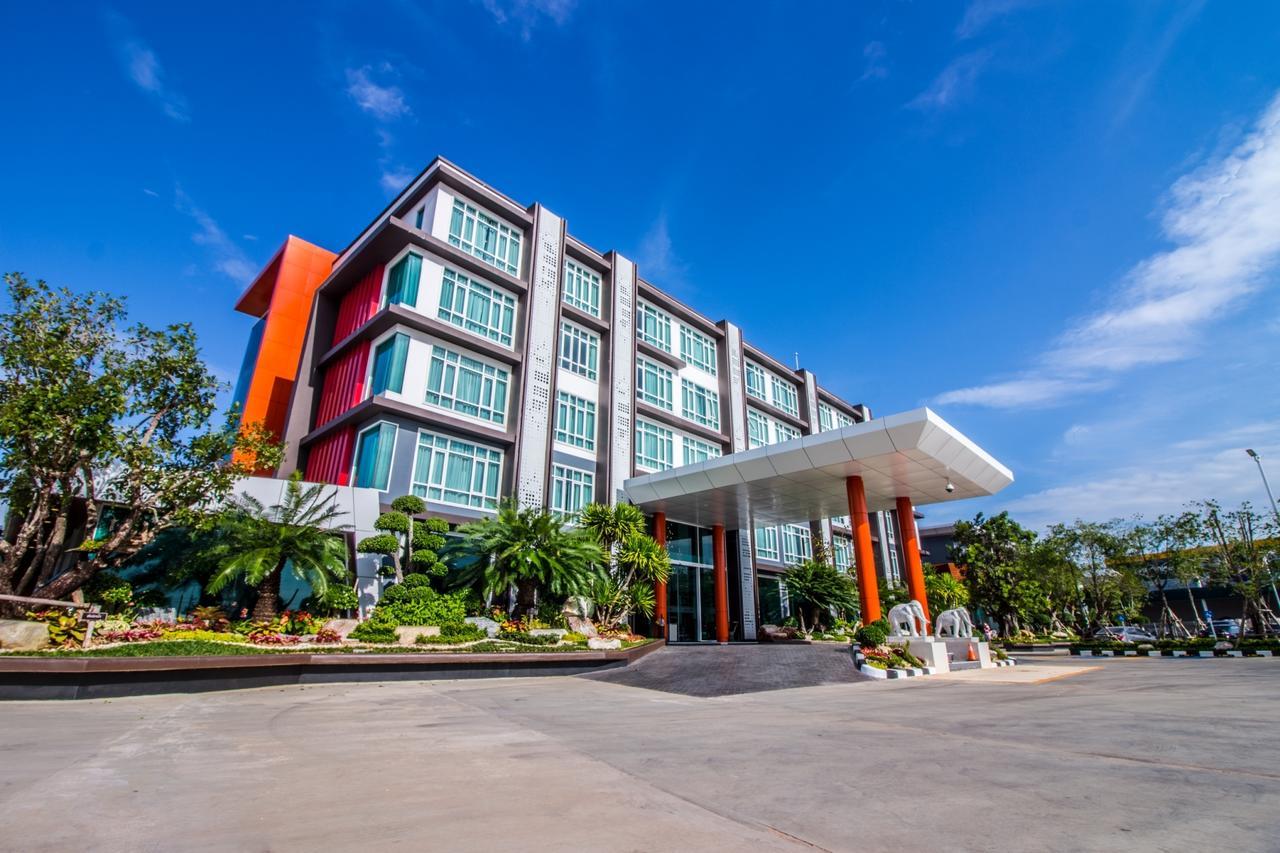 Avada Hotel Трат Экстерьер фото