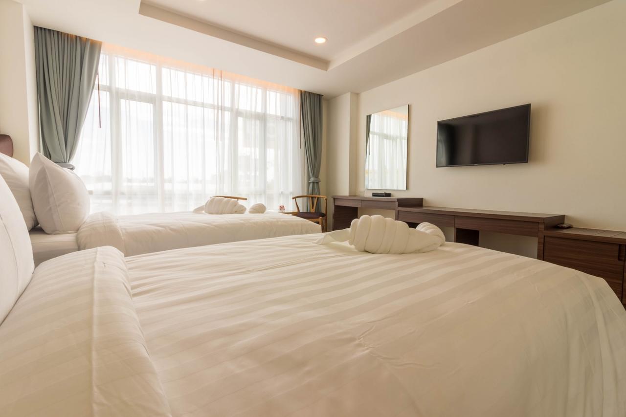 Avada Hotel Трат Экстерьер фото